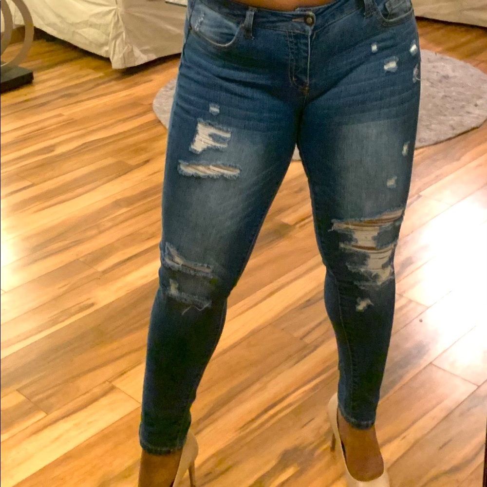 Distressed fashion nova skinny jeans